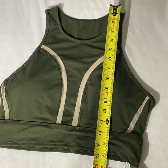 Fabletics, new with tag olive green, midi sports bra size medium - Picture 5 of 6